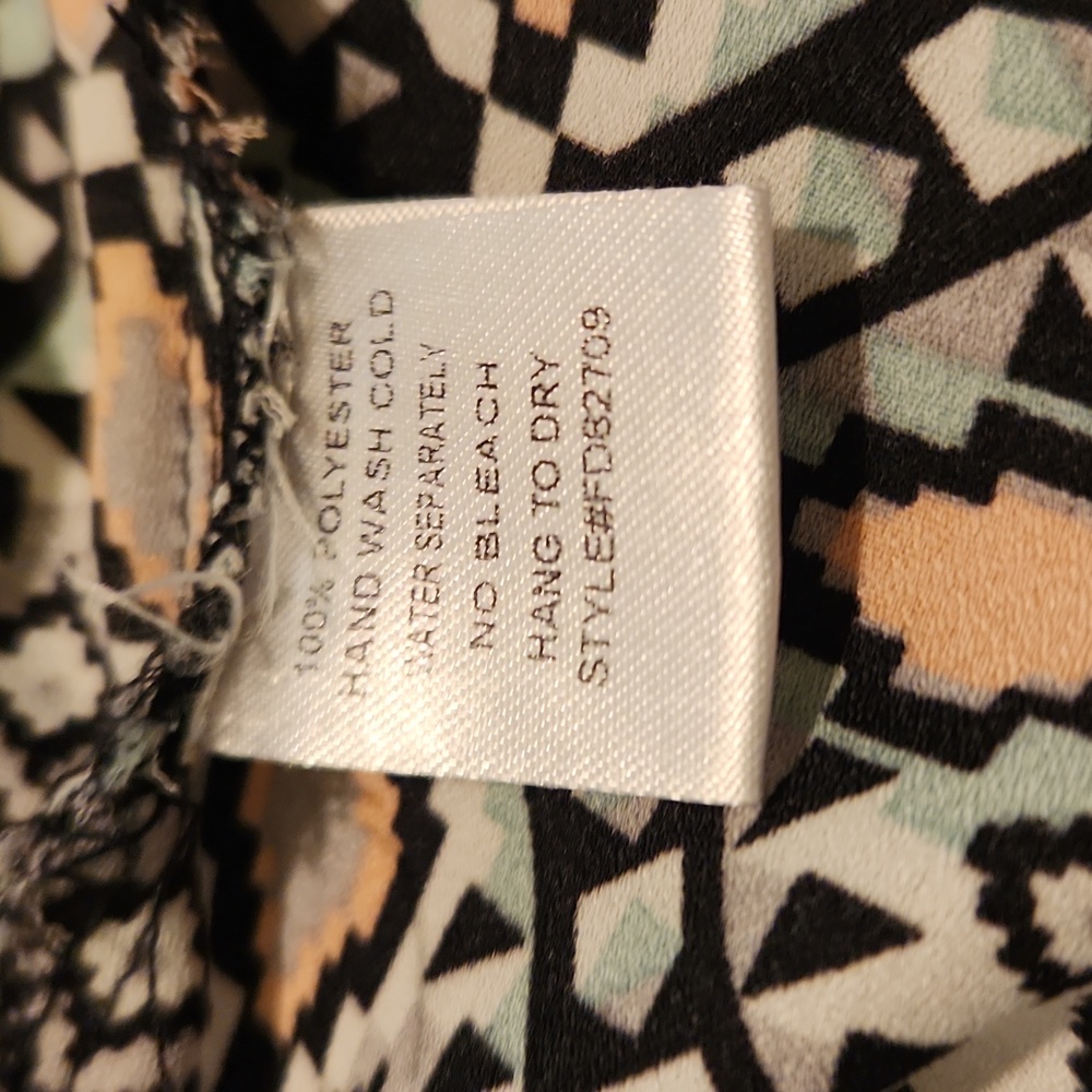 🌞☀️🌞Fun 2 Fun Sleevless Top Size Medium - Picture 7 of 7